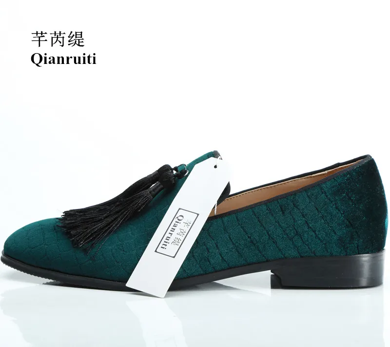 

Qianruiti Men Party Dress Shoes green velvet shoes mens Prom Wedding Flats Vintage Style Casual Shoes 2019 hot sale