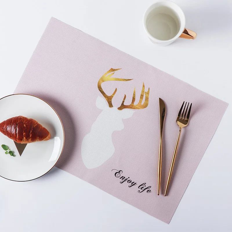 PVC المائدة تحديد الموقع منصات طاولة طعام حصيرة الحرارة العزل هندسية الذهب مطلي المفارش المنزل الديكور كوستر 45X30 سنتيمتر