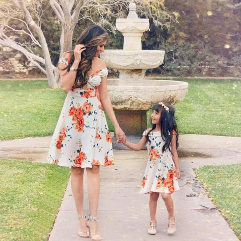 

Mother daughter dresses Floral Print off shoulder dress mommy and me clothes Family matching outfits 2018 knee length dress