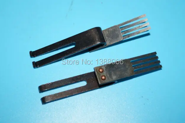66.028.810F01,Heidelberg separator finger,Heidelberg replacement parts (1)
