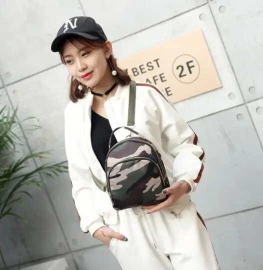 

Women selling camouflage Nylon Backpack female 2018 new Korean fashion ladies Backpack