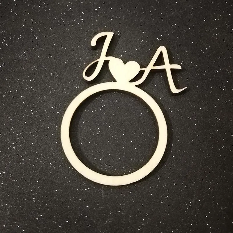Персонализированные золотые акриловые деревянные лазерная резка сердце кольцо для салфеток с первоначальным именем Свадебные помолвки вечерние украшения стола 50 шт