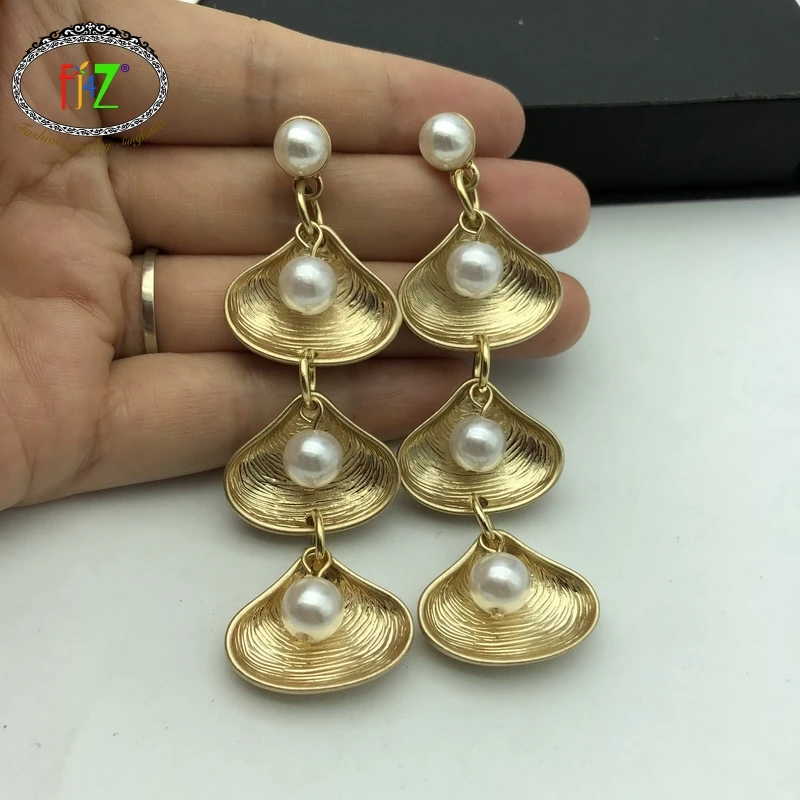 

F.J4Z New Vintage Alloy Seashell Dangle Earrings Fashion Simulated Pearl Conches Women Statement Earrings Jewelry Accessories