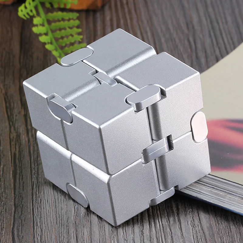 Alívio do Estresse Brinquedos para Crianças Brinquedo Premium Metal Infinito Cubo Portátil Descomprime Relaxar Adultos 2 Alívio do estresse brinquedo premium metal infinito