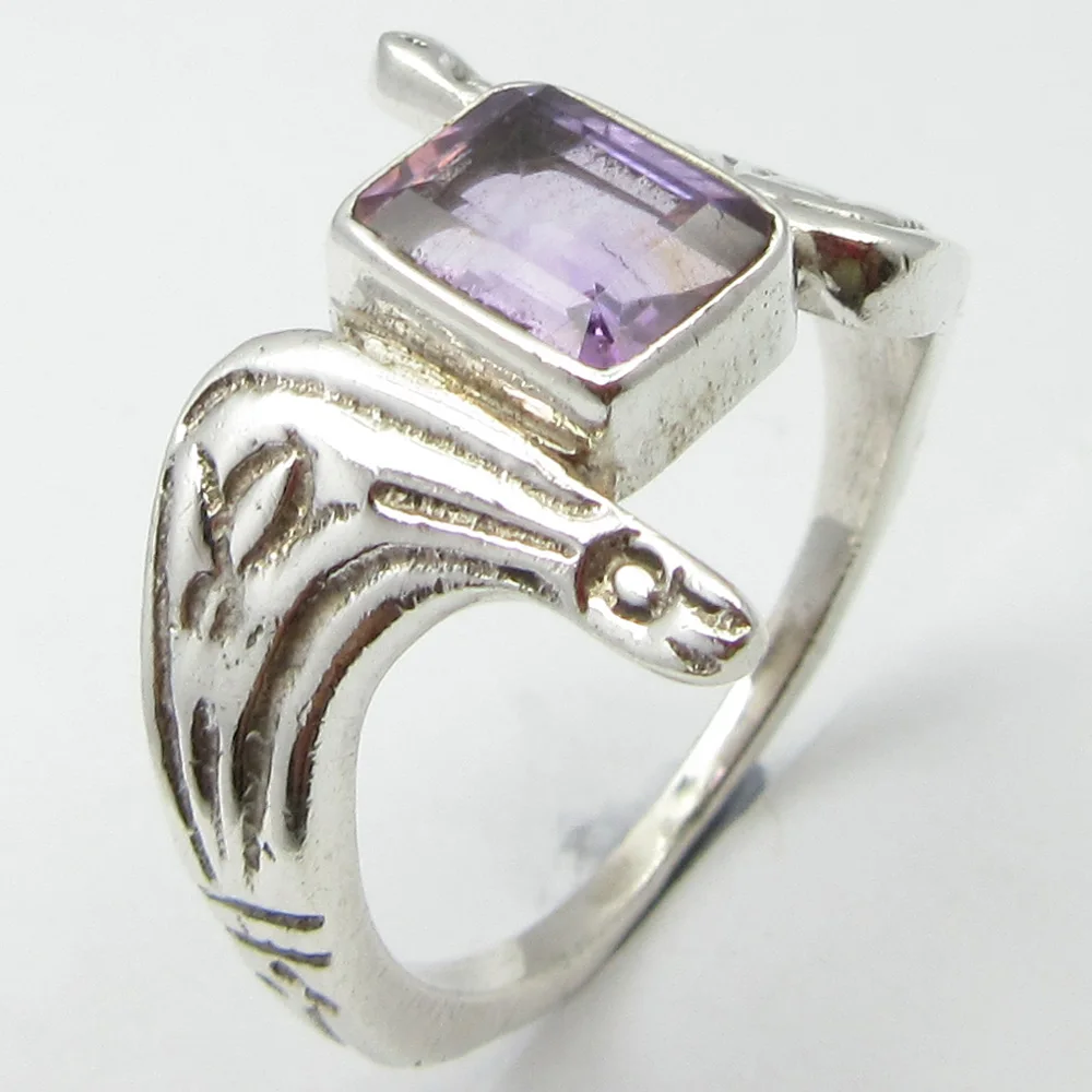 

SOLID SILVER Purple Amethysts HANDMADE Ring Size 8.5