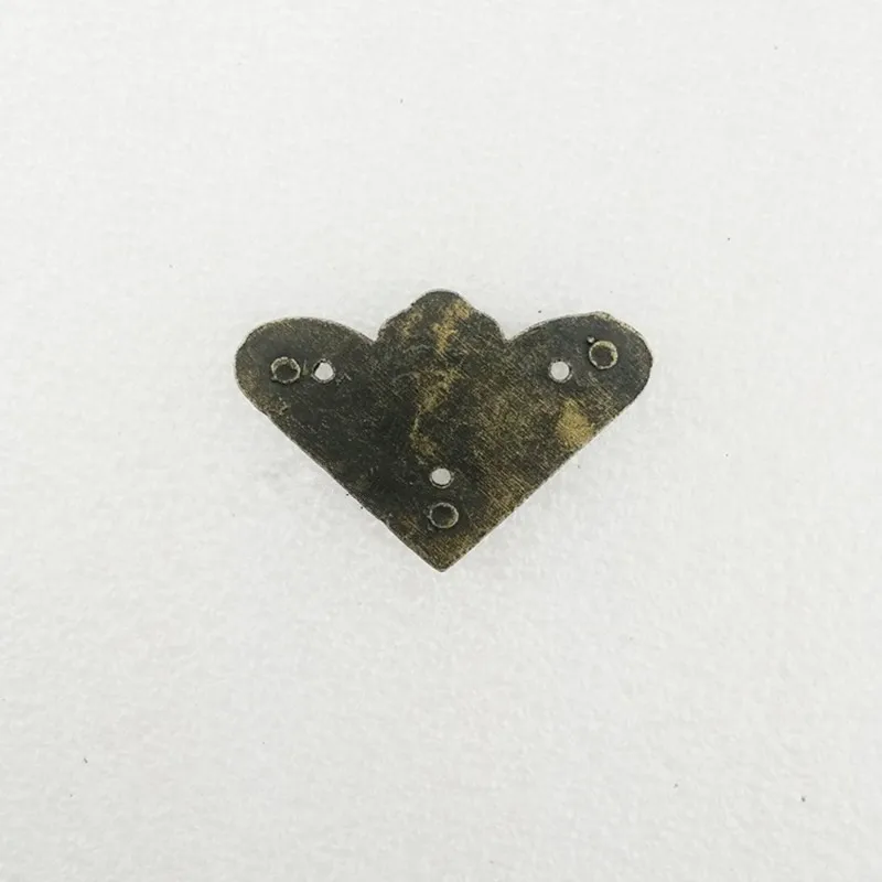 Bronze-Filigree-Alloy-Flower-Wraps-Cabochon-Ancient-Triangle-Corner-Flatback-Butterfly-Embellishments-Scrapbooking-37mm-40Pcs