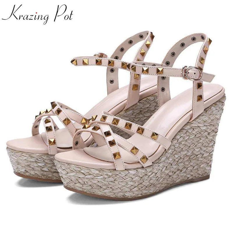

Krazing pot vintage wedges genuine leather high heels straw decorations sandals metal rivets decorations superstar shoes L51