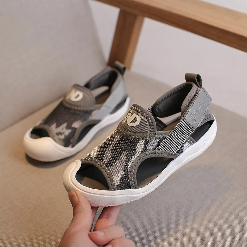 

Children's sandals 2019 summer new Baotou boys sports beach shoes baby soft bottom girls big children's shoes