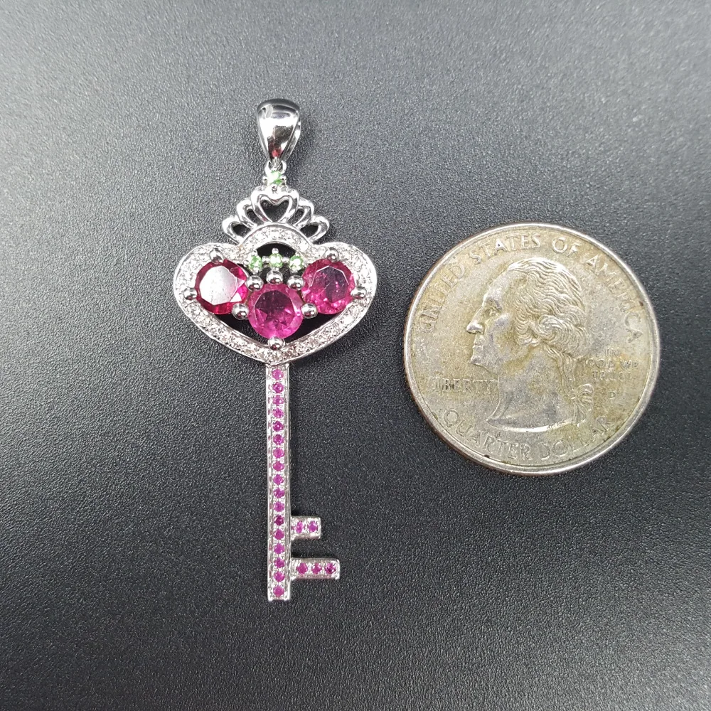 

Lii Ji 18K Gold Natural Red Tourmaline Diamond Key Pendant