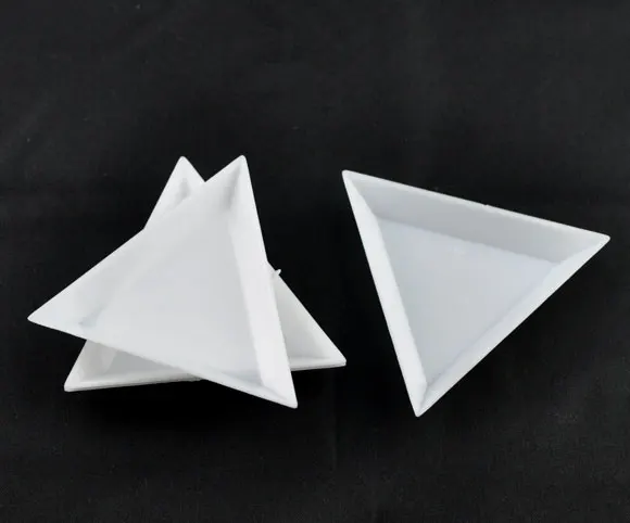 Пластиковые контейнеры для хранения треугольные белые 6,4 см(2 4/") х 7,3 см(2 7/8"), 2 шт