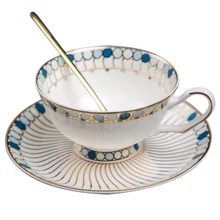 Европейская элегантная чайная чашка и блюдце, набор из костяного фарфора, золотой ободок, черный чай, молочная чашка, фарфоровая кофейная декорация, кофейная чашка, креативный подарок