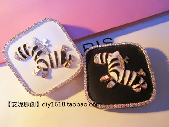 

LIUSVENTINA Handmade DIY Cute Alloy Horse Diamond Contact Lens Case With Mirror Box Container for Color Lenses Gift for Girls