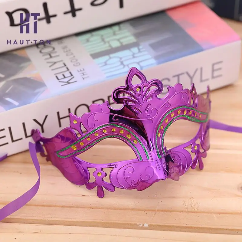 

5pcs Masquerade Mask Fancy Party Dress Halloween Mask Half Face Mask Creative Gifts