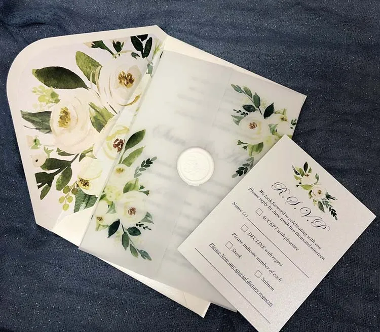 Подгонянное цветочное веллум Свадебное приглашение с восковой печатью CA0957