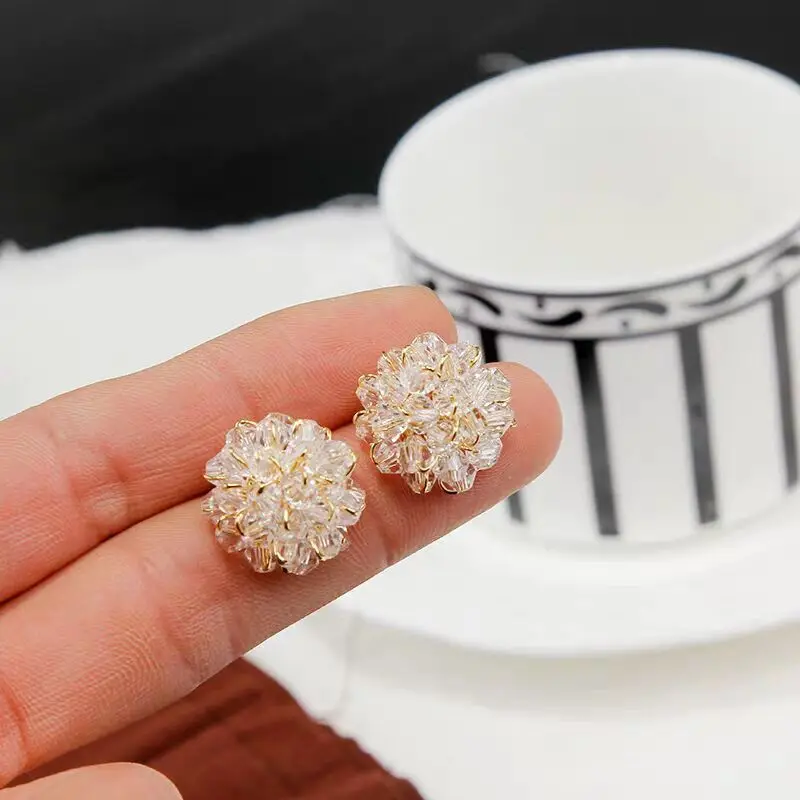 

Dominated The new 2019 sweet fashion temperament joker character crystal Women Stud earrings
