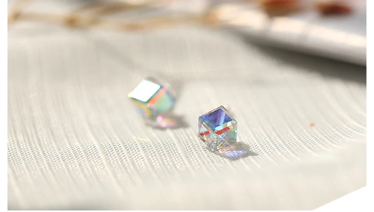 Geomentric square swarovski crystal stud earrings 02_03
