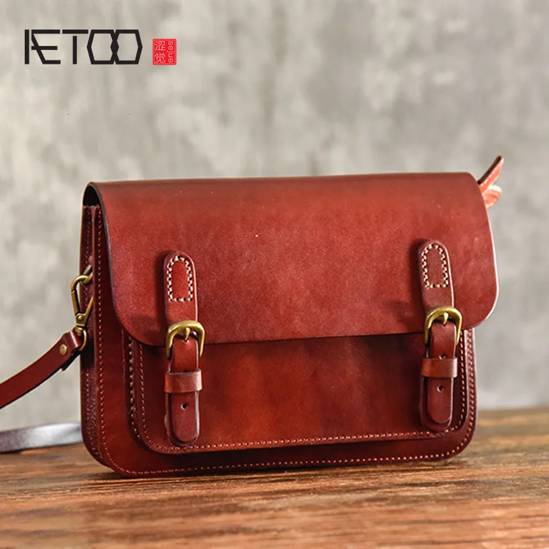

AETOO Women's College Wind Handmade Baotou Layer Leather British Postman Bag Planting Suede Hard Skin Styling Shoulder Bag