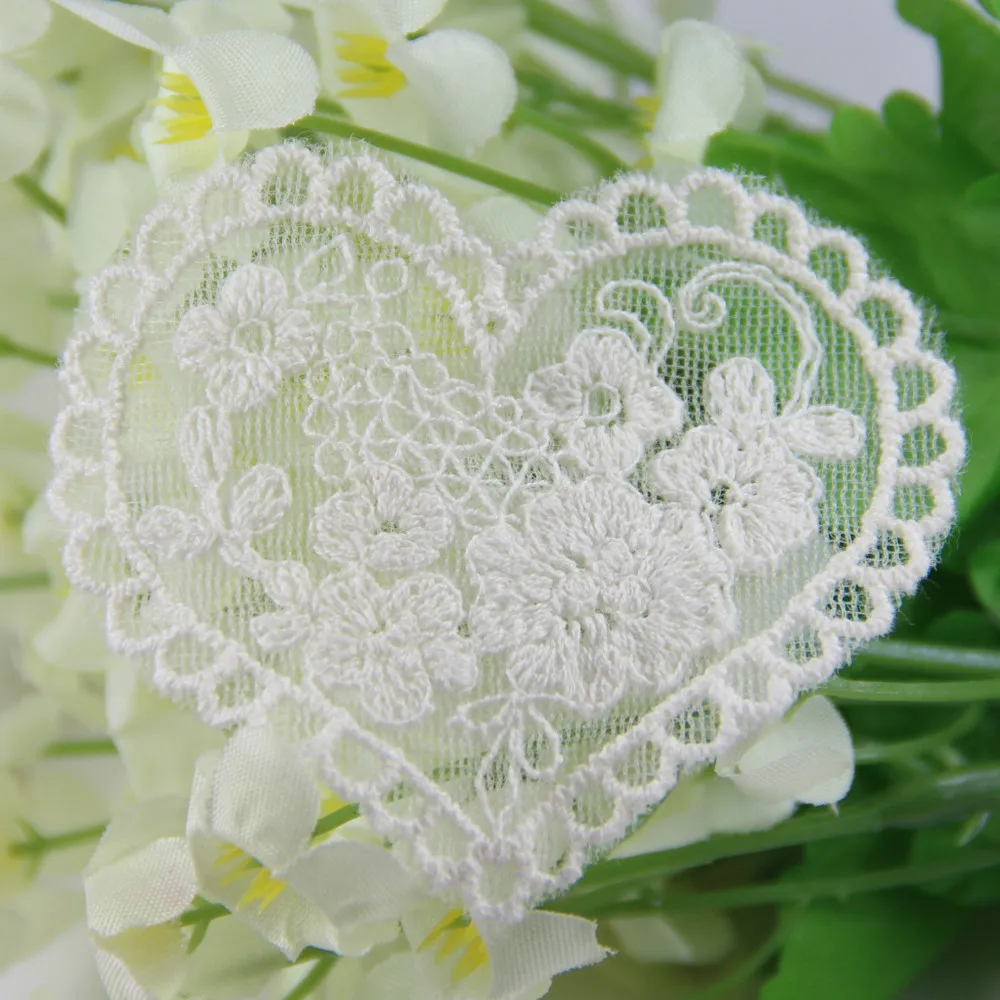 кружевное сердечко. кружевное сердце. сердце кружево. кружево с сердечками. кружево сердце.