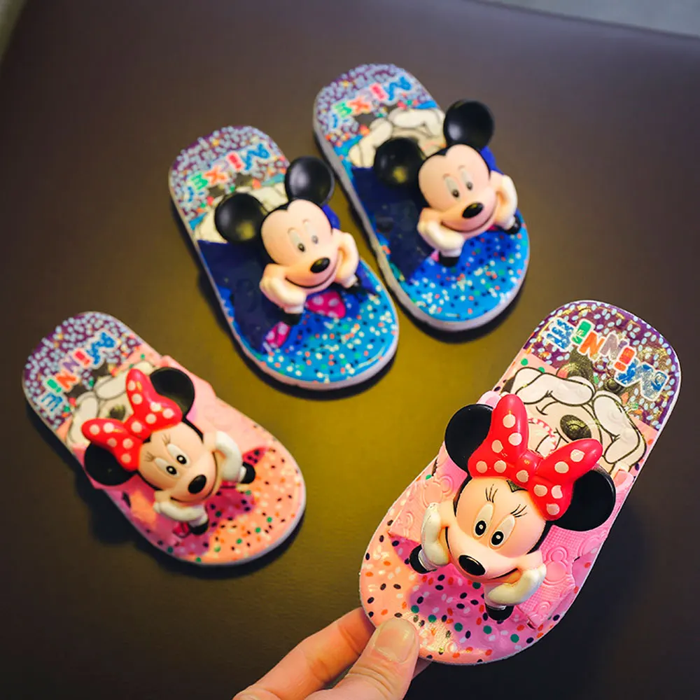 Disney/детские шлепанцы; детские сандалии с рисунком Микки и Минни; Летние Нескользящие мягкие тапочки на плоской подошве; пляжные туфли для девочек и мальчиков