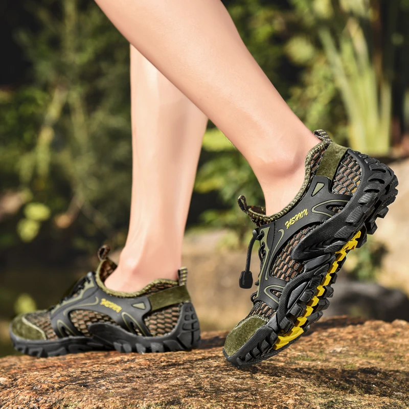 (32)