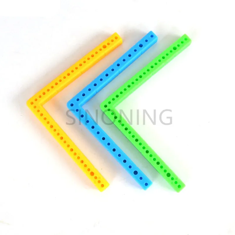 Kopen 10 stks L vormige rechthoekige plastic bar frame auto chassis accessoire DIY materialen bouwsteen geel groen blauw