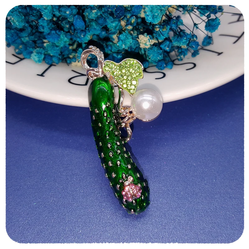 

Unique Cool Gift Enamel Cucumber Brooch Jewelry for Coat/Sweater/Hat&Scarf Accessories