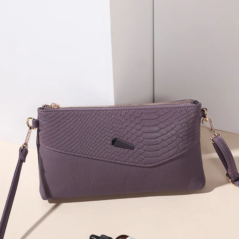 

Female Bao Hong Kong wind crossbody bag female retro foreign trade single shoulder bag women's dinner bag