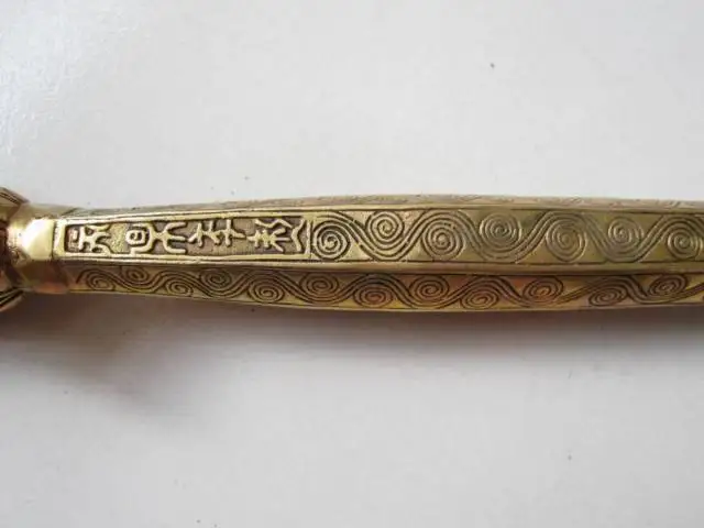 Нежный старинной ручной работы Древняя китайская латунь ритуальный инструмент
