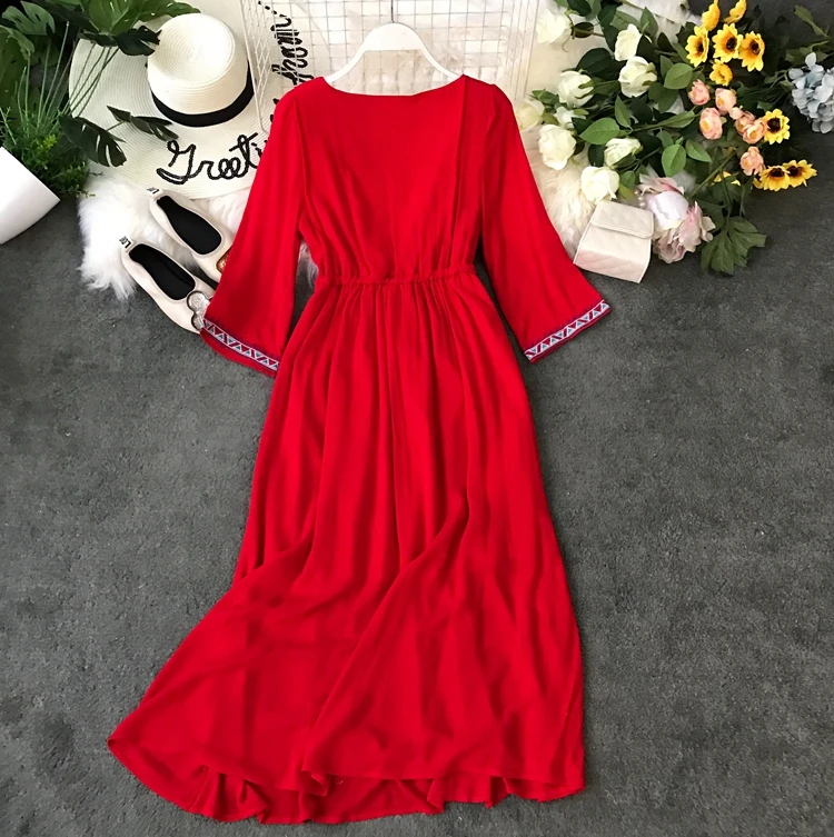 2019 الربيع و الصيف القطن الوطني الكتان المطرزة الأحمر اللباس بوهيميا شاطئ عطلة واقية Vestidos F278