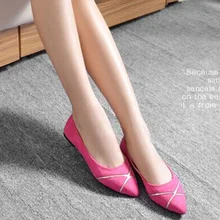 Лидер продаж; женские мягкие блестящие туфли из флока и нубука с закрытым острым носком на плоской подошве; женские туфли-шопперы; большие размеры 42-43