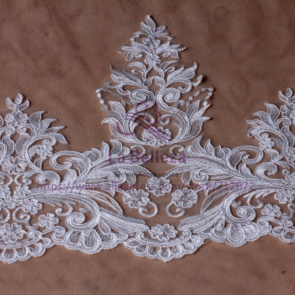 

La Belleza beautiful 28cm width off white/black Bilateral lace trim gorgeous for bridal accesssories 5Y/lot