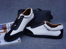 High quality Skateboarding Sko Men White Men Brand Shoes sneakers Genuine Leather Breathable Deodorization 9 size and 5 Colors