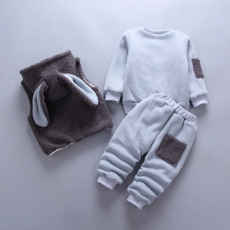 5397723541_397663047