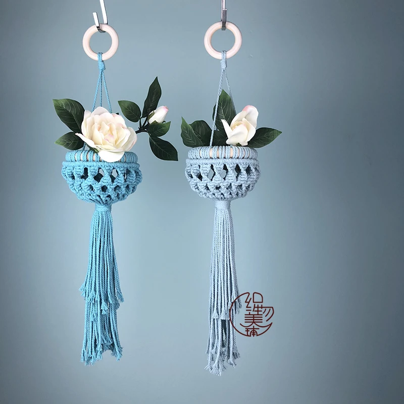 

Tapisserie Murale Tissus Hand-knitted Small Flower Macrame Backdrop Wedding Flower Basket Pendant Aerial Hanging Candlestick