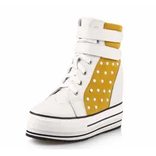 Натуральная кожа на танкетке женские ботильоны модная обувь на платформе на высоком каблуке с заклепками Botas Femininas высокие на шнуровке Повседневная обувь