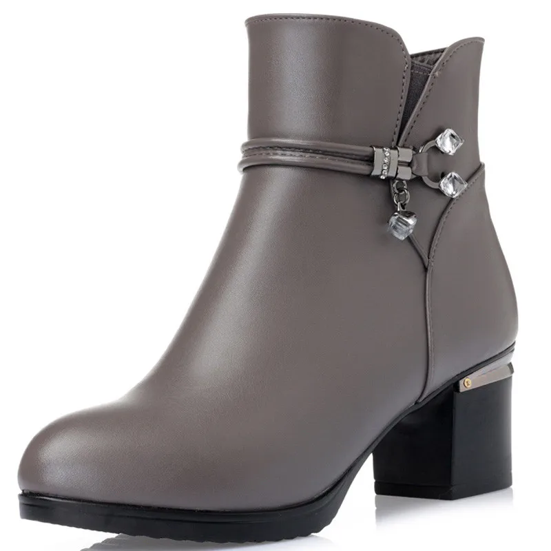 TIMETANG/зимние шерстяные женские ботинки; зимние ботинки из натуральной кожи на молнии; Теплые ботильоны на квадратном каблуке; женские ботинки размера плюс - Цвет: Серый