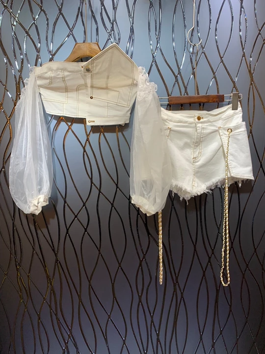 

Summer 2019 New Female Mesh Stitching Long Sleeve Short Top + Chain Cross Back Belt Short Pants Suit 623