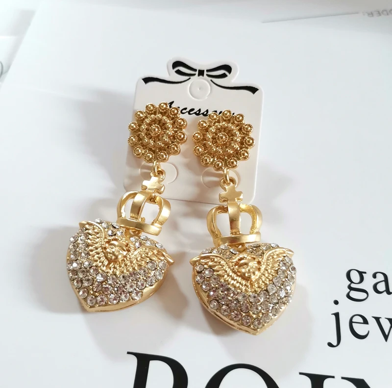 

Big Baroque Angle Drop Earrings Crystal Long Heart Statement Big Earrings Fashion Boucle d oreille Oorella