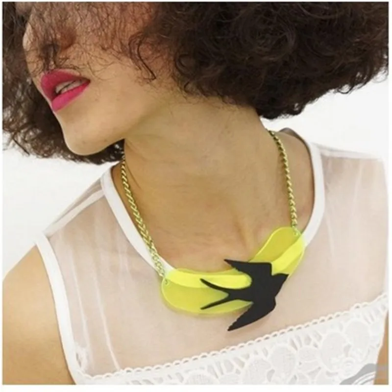 

European Cute Trendy Bijoux Joyas Choker Necklaces Um Colar Acrylic Ornament Swallow Shaped Pendant Hot Sales Statement Necklace