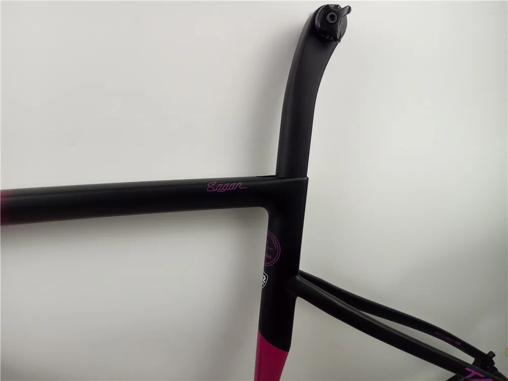 

Hot Sell OEM 1: 1 disc brake carbon road bike frame red and black road bicycle frame PF30-30 Bottom bracket Support DPD UPS