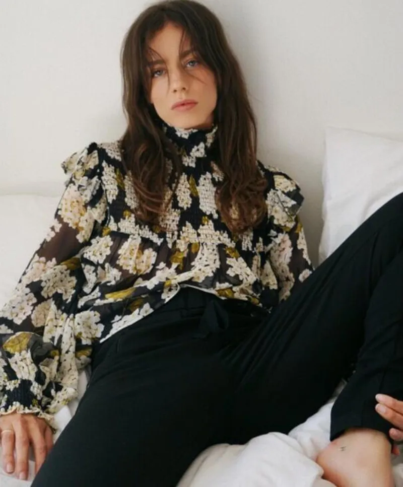 Cena 100% Kobiet Jedwabiu Hortensja Floral Print Długim Rękawem Wysoka Neck Jesień Wzburzyć Bluzka Top