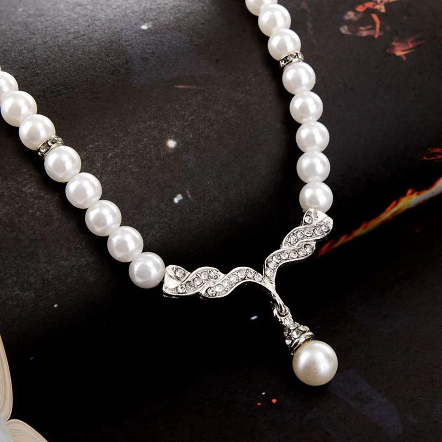 necklace 