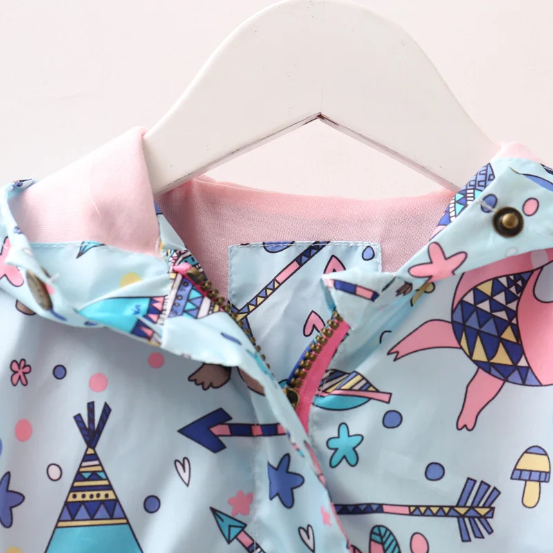 Весенние куртки для девочек Повседневная Верхняя одежда с капюшоном и граффити