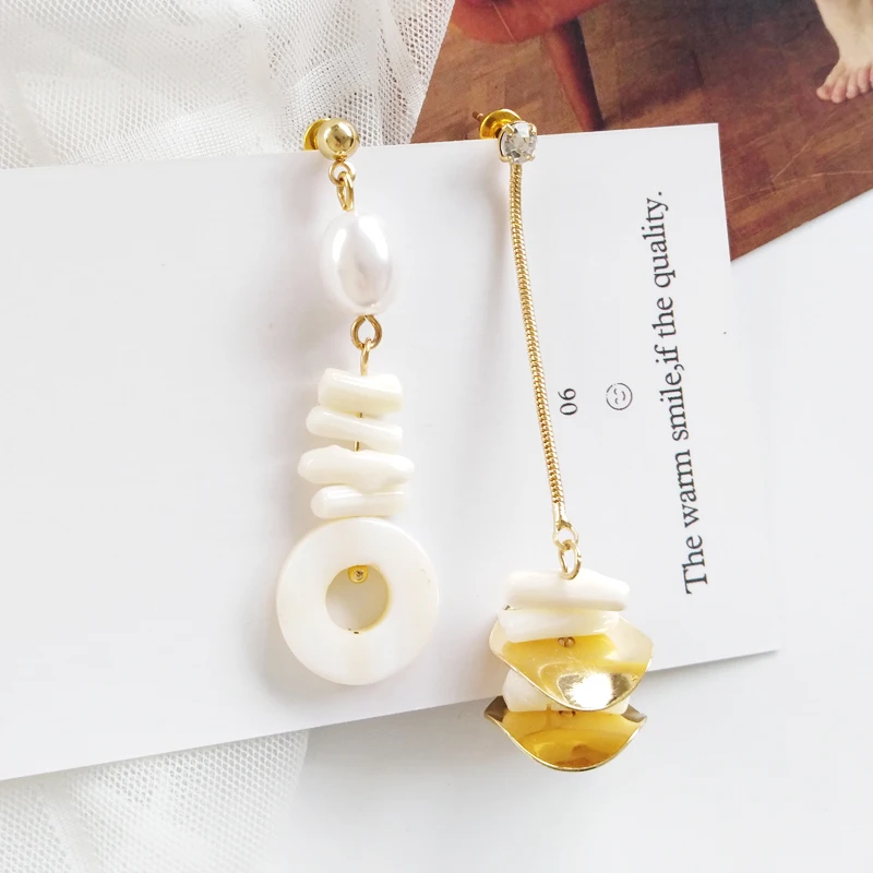 

Dandie Alloy Sea Shell Rhinestone Asymmetric Female Earrings, Light Weight Earring