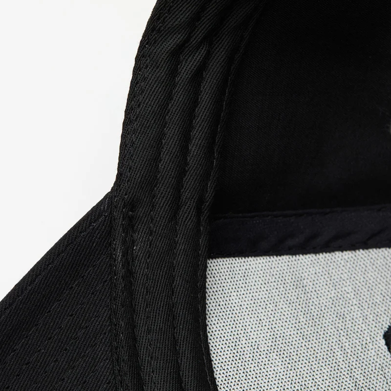 baseball-cap-pure-color-black-detail-sweatband