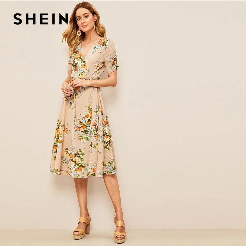 SHEIN ريترو بوهو المشمش الزهور Ruched كم الرداء الكهنوتي الرقبة مربوط ميدي اللباس النساء 2019 صالح ومضيئة أنيقة الصيف فساتين