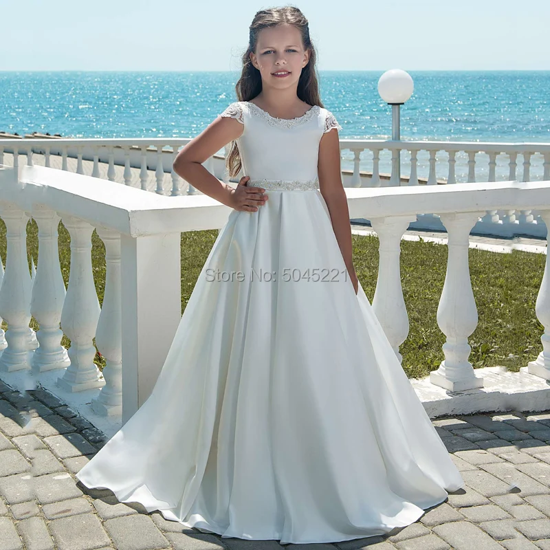 

New Arrivals Flower Girls Beading Sash Cap Sleeves Chapel Train with Bow Lace Back Girls Holy First Communion Princess Dresses