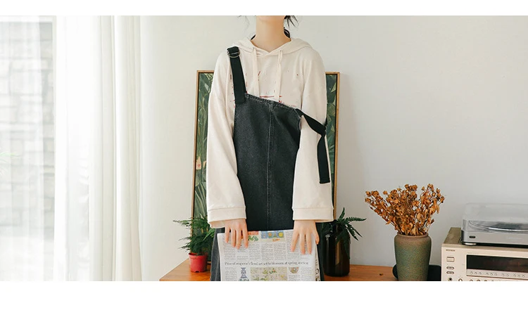 Conjoined jeans female spring and autumn new han version sen female students loose joker web celebrity age reduction show thin suspenders (13)