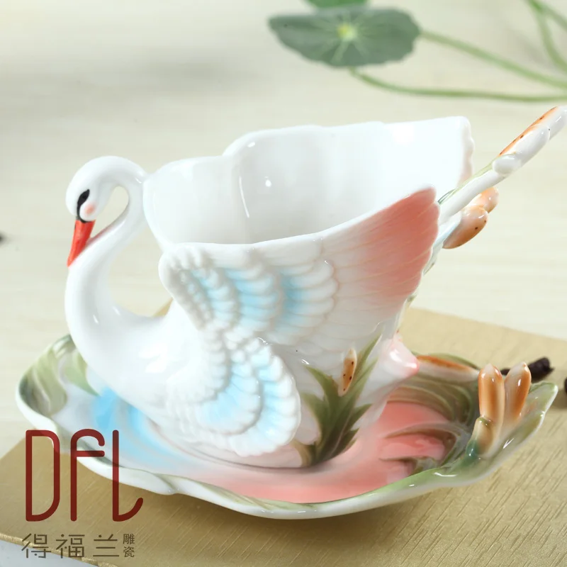 

Hot sale Colored enamel porcelain mug swan bone a cup of coffee cups and saucers teaspoons of holiday Get married with the gift