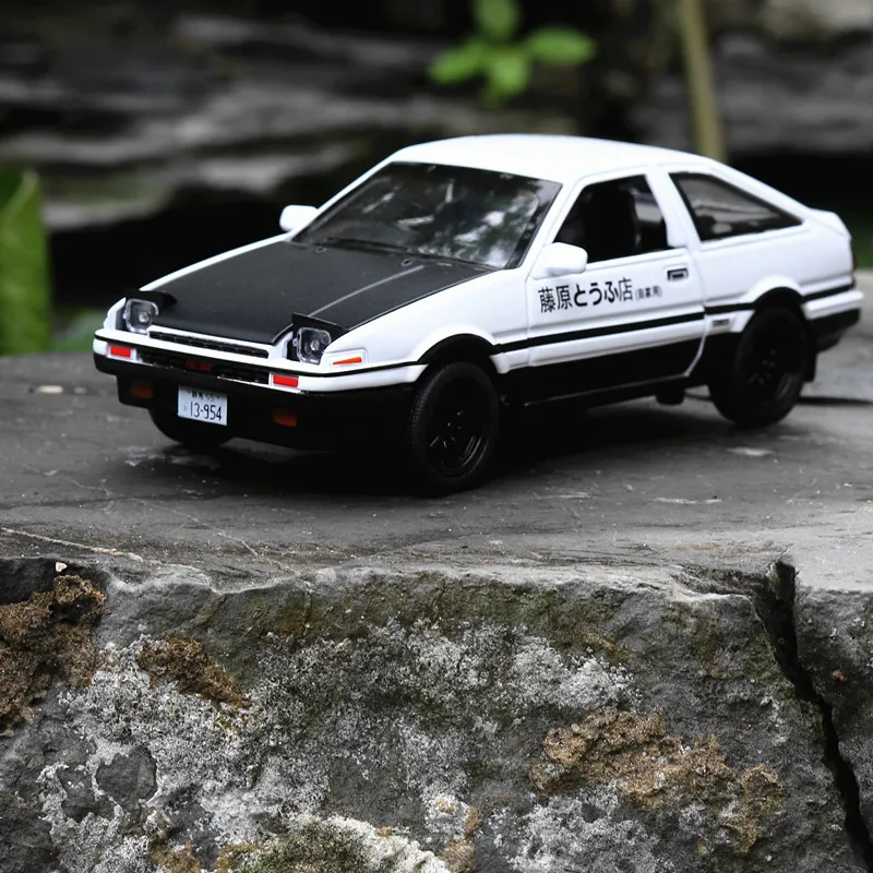 Новинка 1:28 Оригинал D Toyota AE86 модель автомобиля из сплава Аниме мультфильм Быстрый